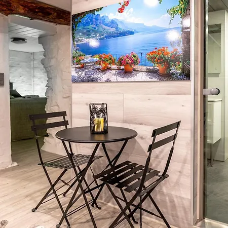 Apartment Ripaus Luxusta Ei Tinder -treffeille Tms Ei Ylimaeaeraeisiae Vieraita Pori