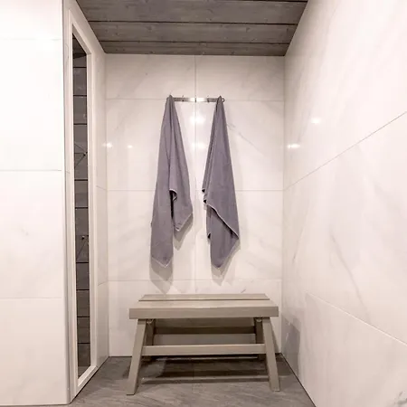 Ripaus Luxusta Ei Tinder -treffeille Tms Ei Ylimaeaeraeisiae Vieraita