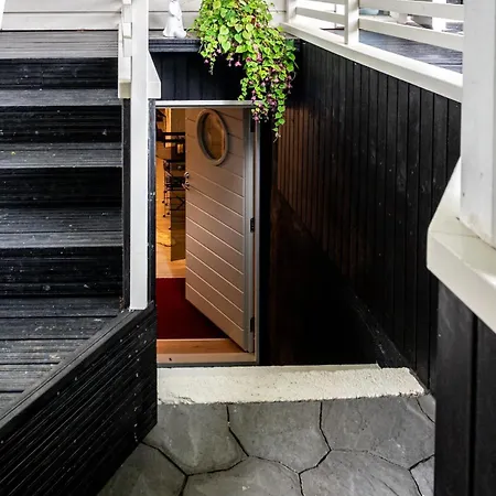 Ripaus Luxusta Ei Tinder -treffeille Tms Ei Ylimaeaeraeisiae Vieraita Apartment *