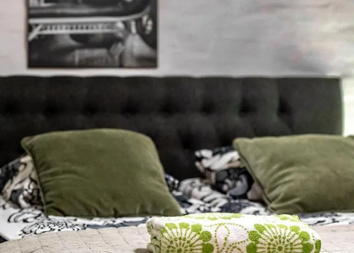 Ripaus Luxusta Ei Tinder -treffeille Tms Ei Ylimaeaeraeisiae Vieraita Διαμέρισμα Πόρι